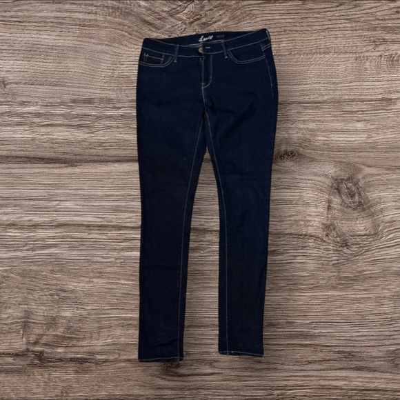 Like New- Levi's Women's Navy Skinny Jeans - Picture 3 of 7